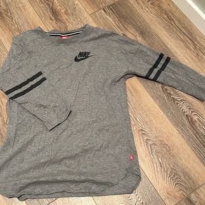 Nike 3/4 sleeve shirt
